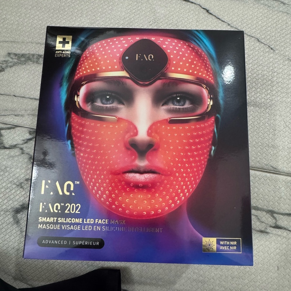 FA Advanced LED Face Mask - Black and Red